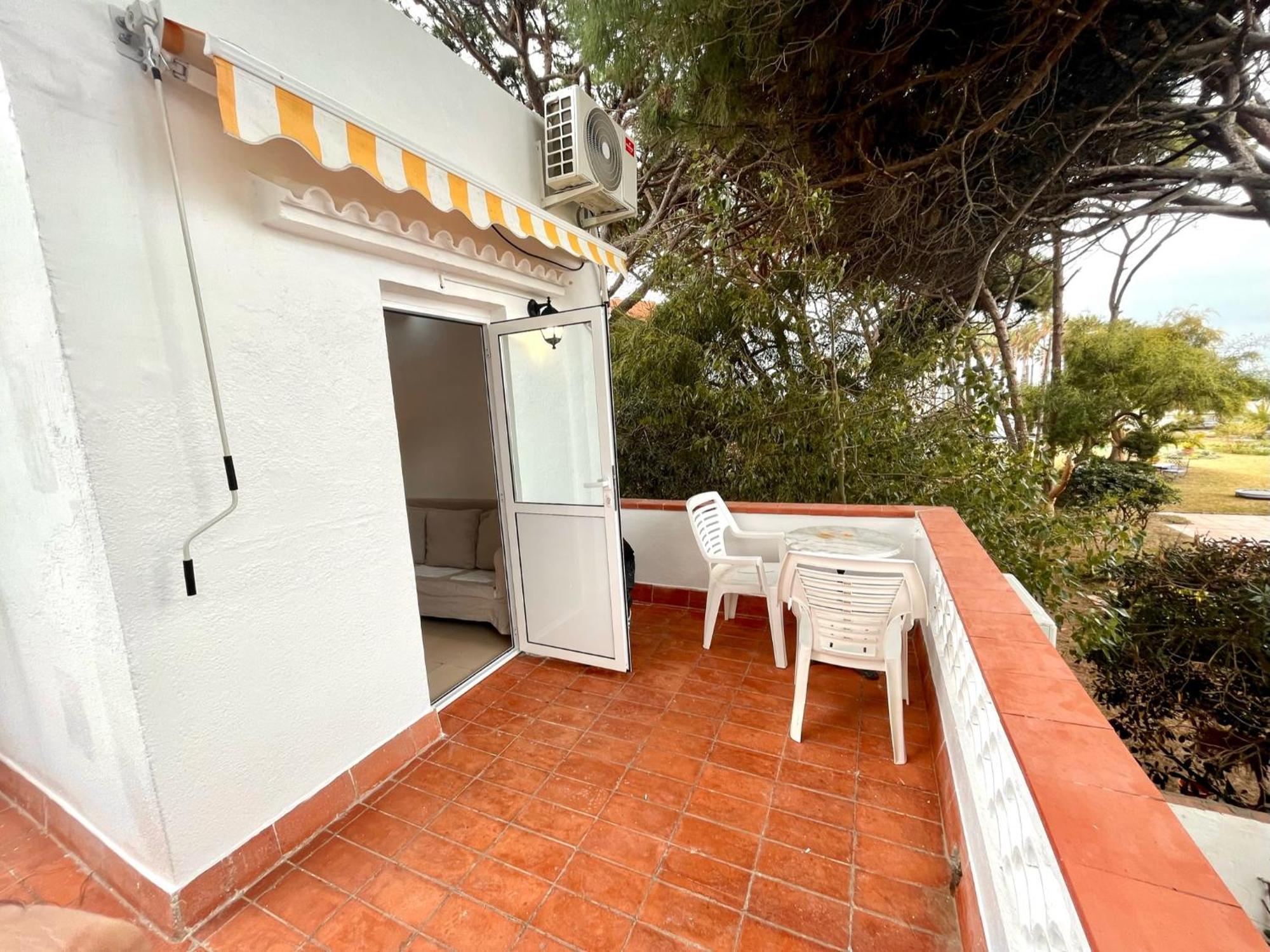 Nuevos Apartamentos Frente Al Mar Y A La Playa Castelldefels Exteriör bild