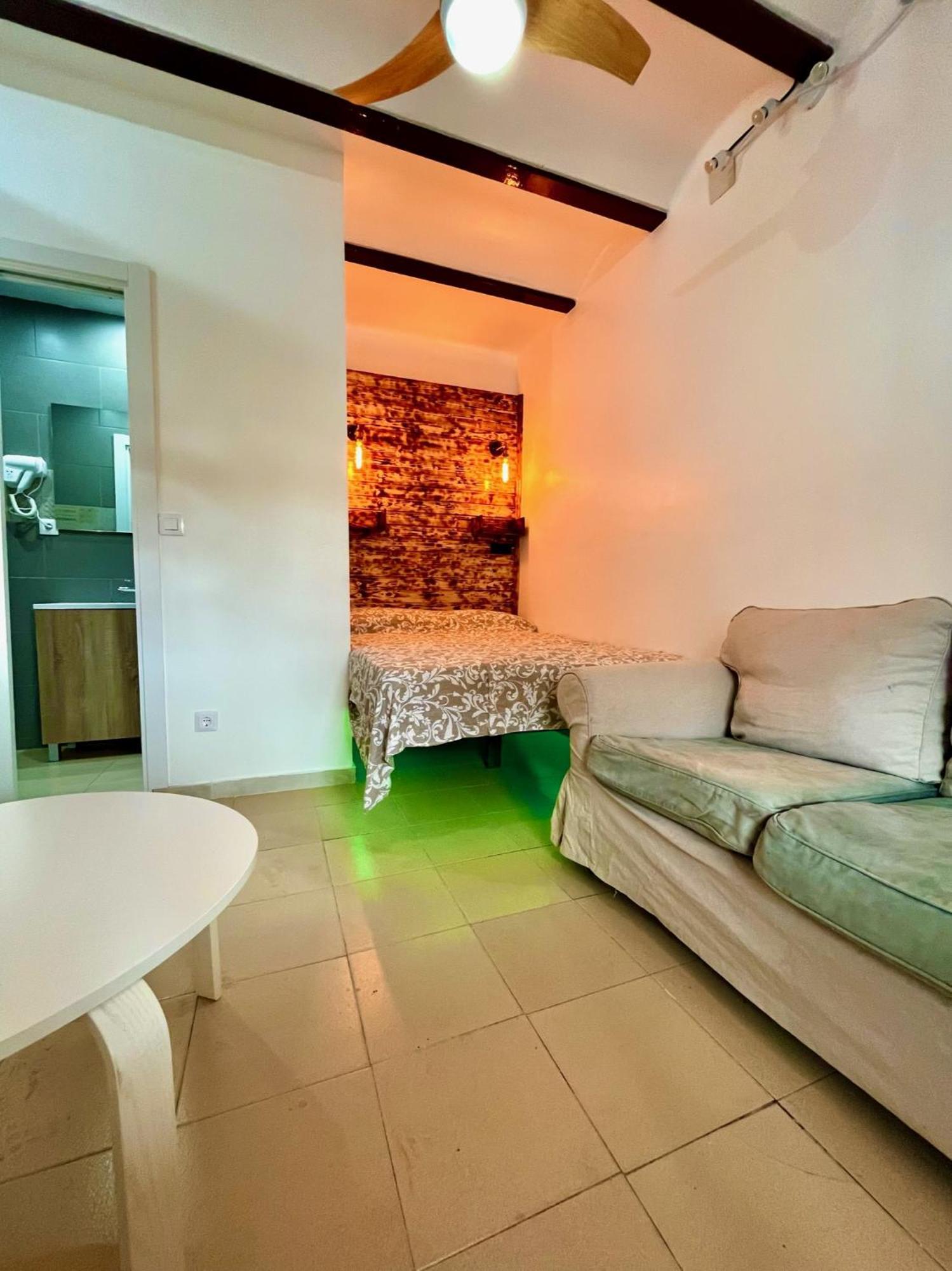 Nuevos Apartamentos Frente Al Mar Y A La Playa Castelldefels Exteriör bild